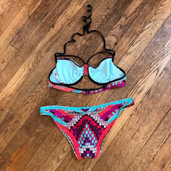 The Bikini Lab L bikin checker abstract pattern red black blue beach summer - Picture 6 of 10